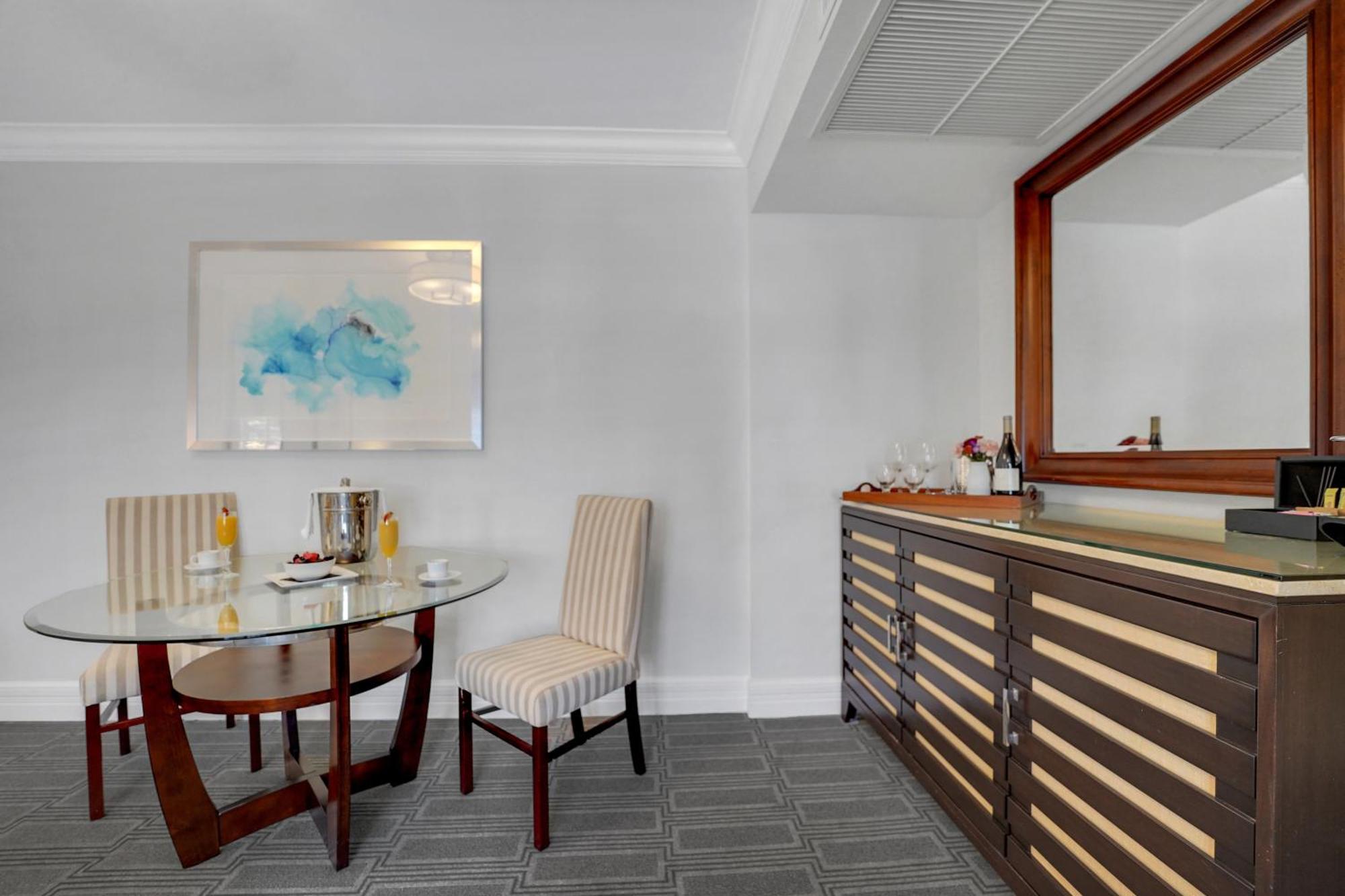The Pillars Hotel & Club 포트 로더데일 외부 사진